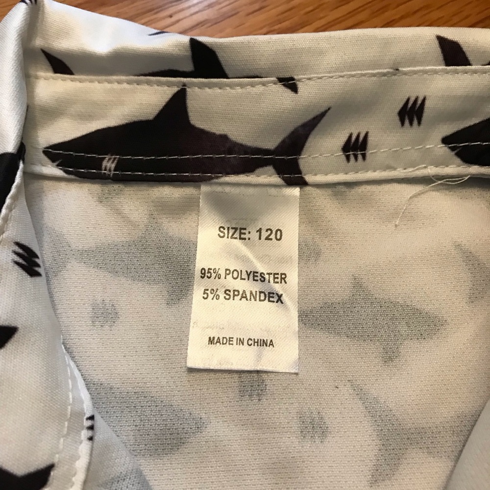 Short sleeve shark shirt NWT from Amazon - Picture 6 of 9